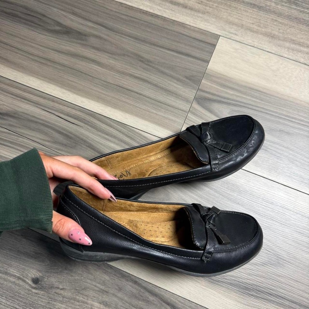 Natural Land black leather loafers with bow detail